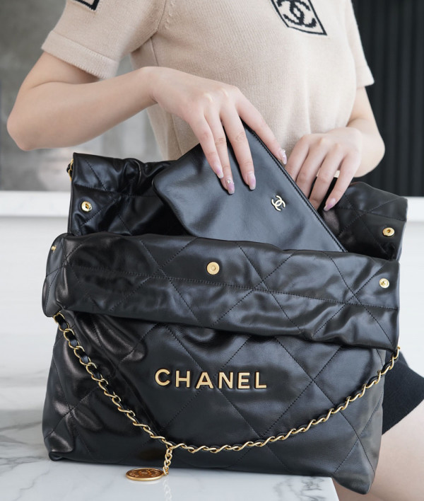 [CHANEL]샤넬 22p bag 22 미디엄 호보 핸드백