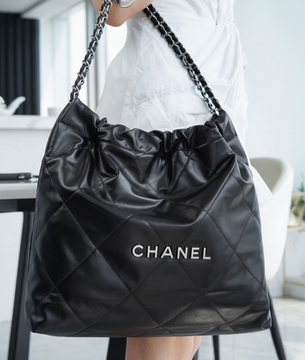 [CHANEL]샤넬 22p bag 22 미디엄 호보 실버 핸드백