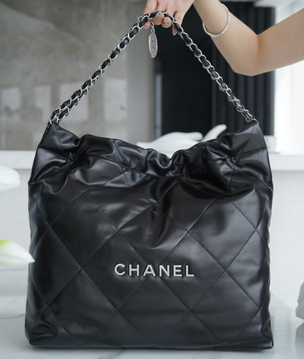 [CHANEL]샤넬 22p bag 22 미디엄 호보 실버 핸드백