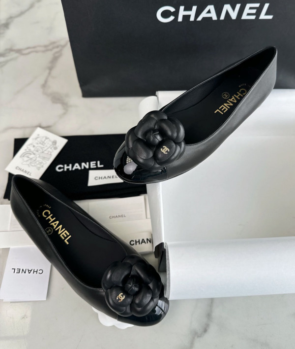 [CHANEL]샤넬 24P 까멜리아 메리제인 플라워 플랫 슈즈 블랙  팬더샵