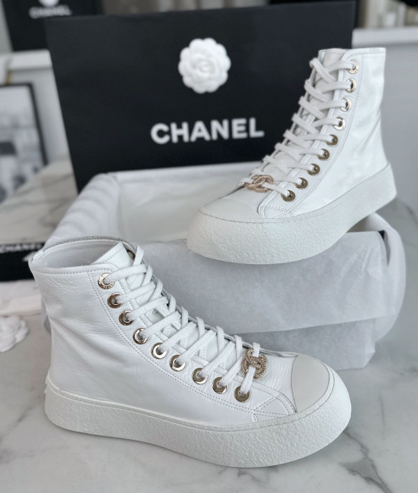 [CHANEL]샤넬 24P 엘러브 크리스타 CC로고 스니커즈 화이트 신발