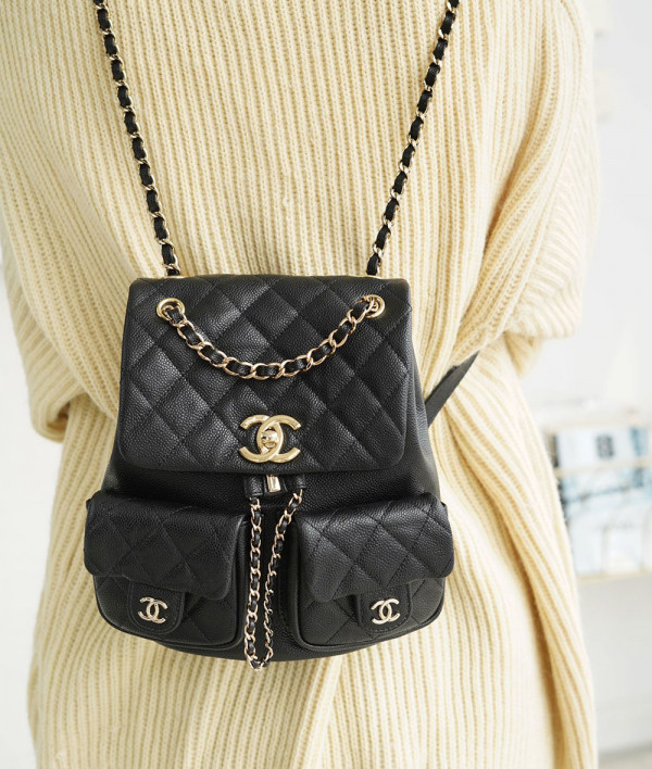 [CHANEL]샤넬 23p duma bag 듀마 여성 신상 백팩 미디엄 블랙가방 팬더