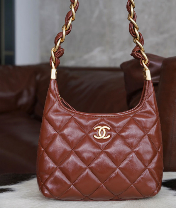 [CHANEL]샤넬 24A HOBO BAG 램스킨 스몰브라운 호보백 (정품가죽) 팬더샵