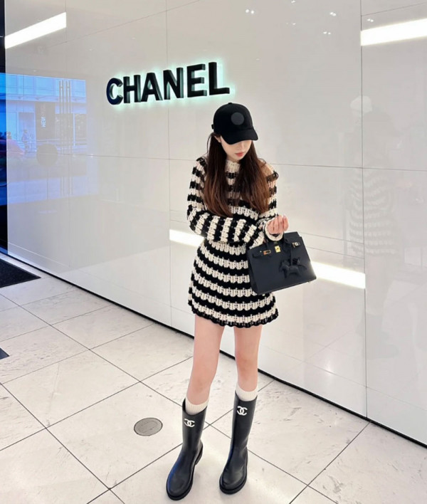 [CHANEL]샤넬신발 22K SHOES  백로고 체인하이부츠 신상 롱부츠장 팬더샵 슈즈