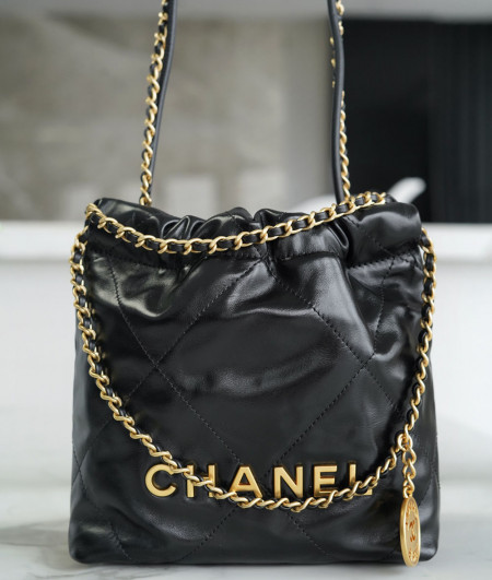 [CHANEL]샤넬 23s mini 22bag 미니호보백 블랙 골드 미니핸드백 팬더샵가방