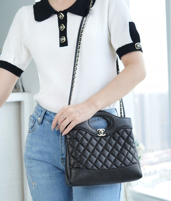 [CHANEL]샤넬 23A MINI 31BAG 신상 여성 나노백 스몰 토트백 팬더샵 가방