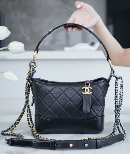 [CHANEL]샤넬 HOBO BAG 가브리엘 호보백 스몰 신상 빈티지 스트랩 토트백 팬더샵가방