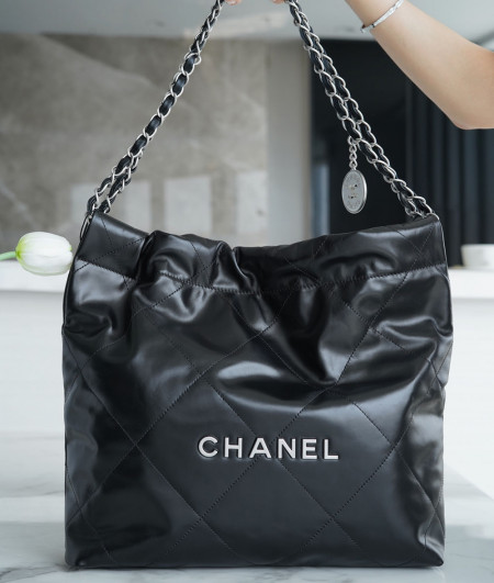 [CHANEL]샤넬 22P 스몰 22bag 호보백 은장 체인백 (미러급 정품가죽) 핸드백 팬더샵가방