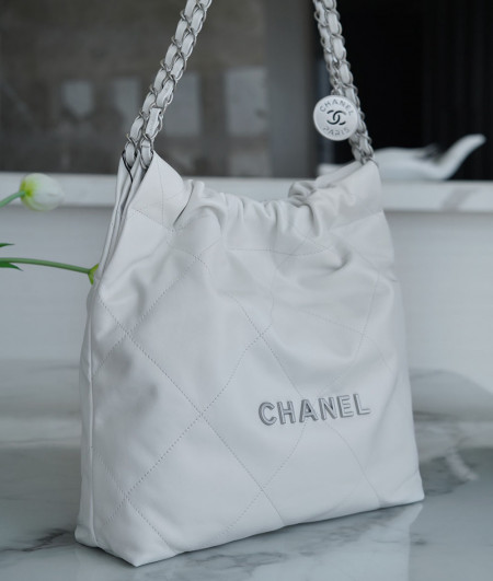 [CHANEL]샤넬 22P 스몰 22bag 호보백 화이트은장 체인백 (미러급 정품가죽) 핸드백 팬더샵가방