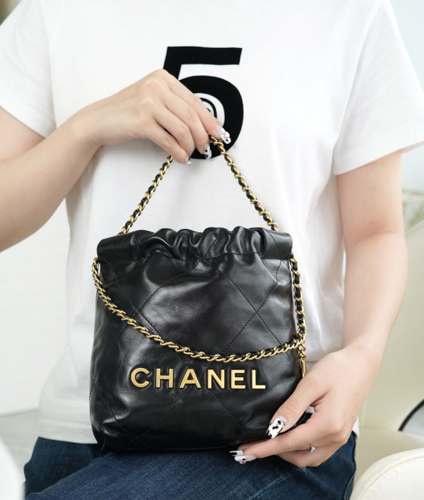 [CHANEL]샤넬 23S MINI 22bag 호보백 블랙금장 체인백 (미러급 정품가죽) 미니핸드백 팬더샵가방