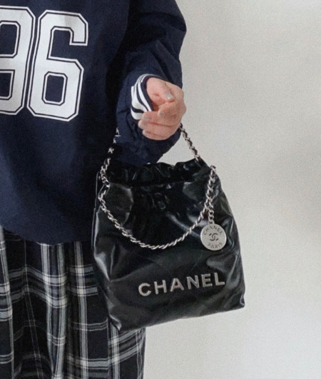 [CHANEL]샤넬 23S MINI 22bag 호보백 블랙은장 체인백 (미러급 정품가죽) 미니핸드백 팬더샵가방