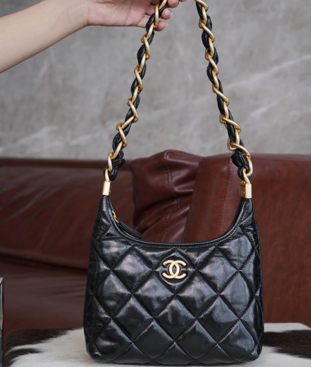 [CHANEL]샤넬 24A HOBO BAG 블랙(미러급 정품가죽)스몰 가브리엘 램스킨호보백 팬더샵가방