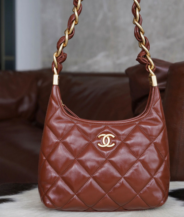 [CHANEL]샤넬 24A HOBO BAG 브라운(미러급 정품가죽)스몰 가브리엘 램스킨호보백 팬더샵가방