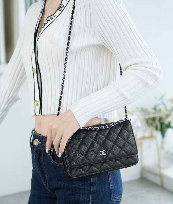 [CHANEL]샤넬 WOC 19BAG 캐비어 숄더백 퀄팅은장 카프스킨 플랩백 팬더샵가방