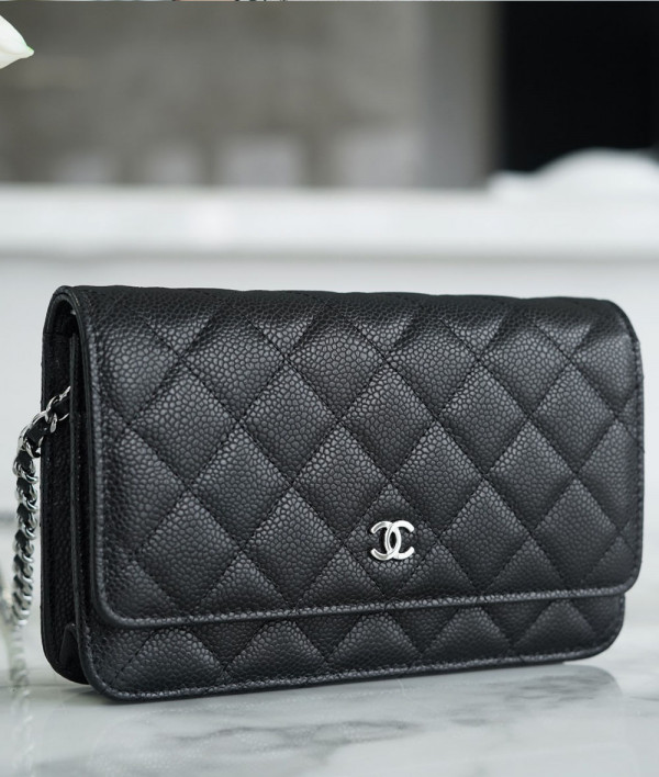 [CHANEL]샤넬 WOC 19BAG 캐비어 숄더백 퀄팅은장 카프스킨 플랩백 팬더샵가방