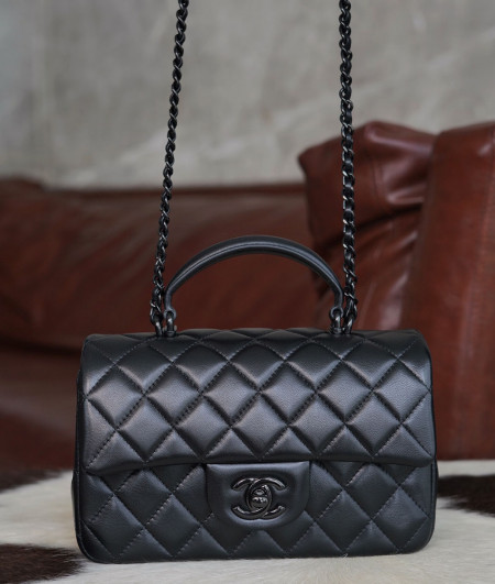 [CHANEL]샤넬24A MINI BAG크루즈신상체인핸드백 탑핸들CC블랙로고크로스백 팬더샵가방