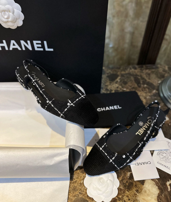 [CHANEL]샤넬23K SHOES 여성미드힐 블랙 로퍼플랫 신상슈즈 프린티드 cc 패션플랫 팬더샵 신발