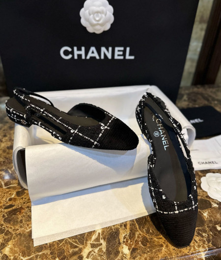 [CHANEL]샤넬23K SHOES 여성미드힐 블랙 로퍼플랫 신상슈즈 프린티드 cc 패션플랫 팬더샵 신발